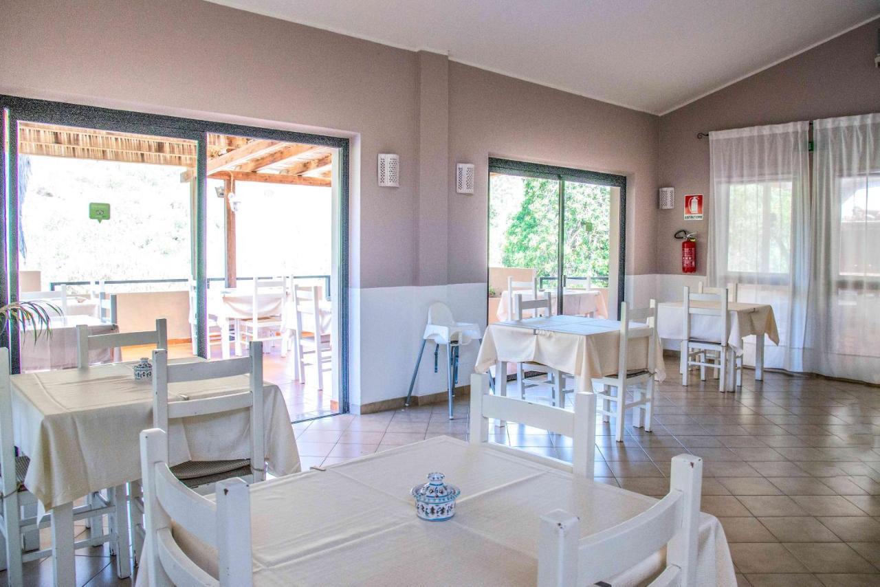 Hotel L'Oleandro Villasimius Eksteriør bilde